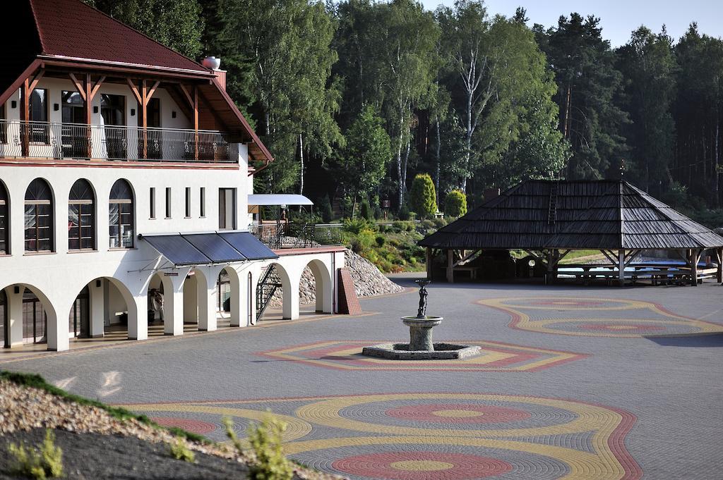 Malutkie Resort Radomsko Esterno foto