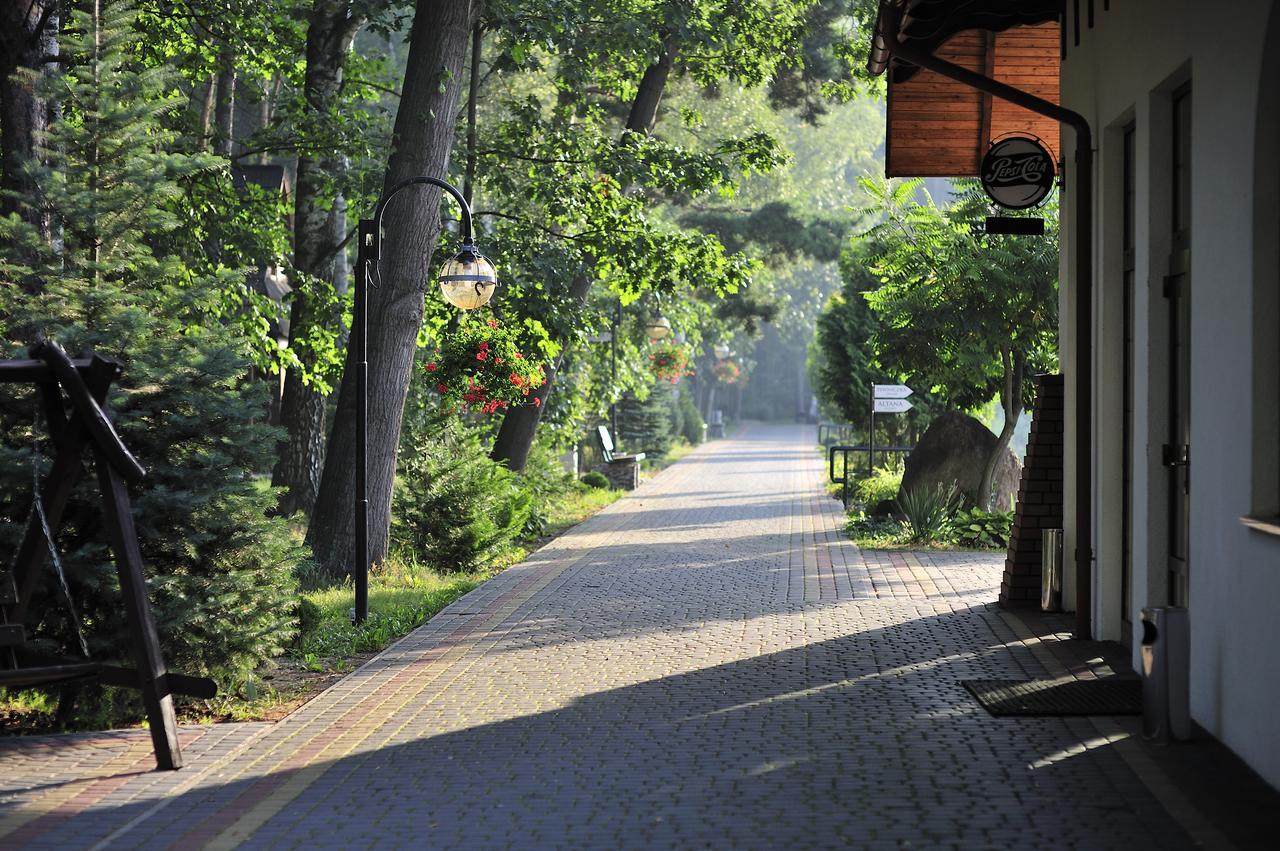 Malutkie Resort Radomsko Esterno foto